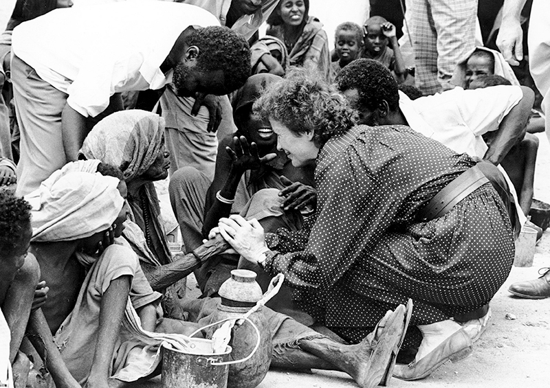 Mary Robinson visits Somalia